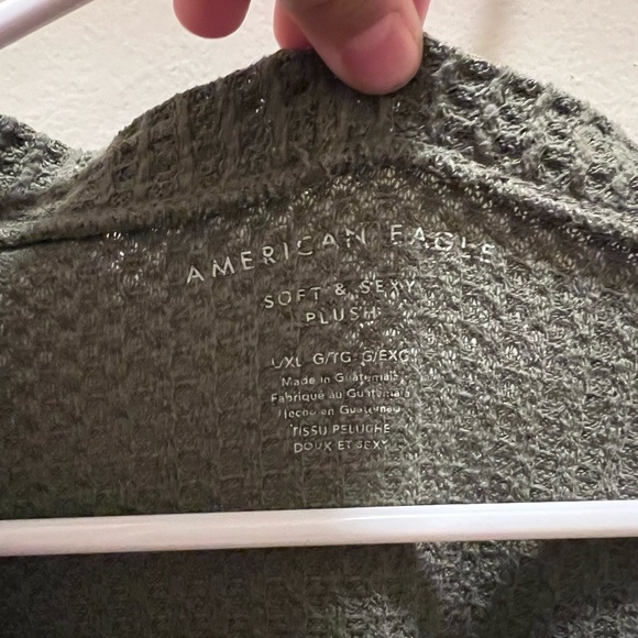 American Eagle Olive Green Cardigan - Picture 2 of 3